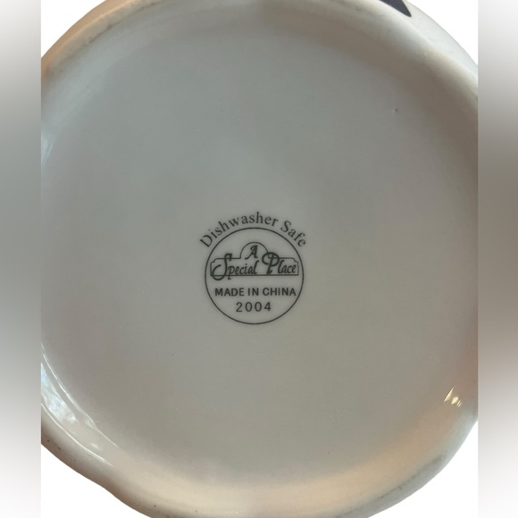 A Special Place Red Hat Society White Porcelain Tea Pot. - Picture 10 of 11